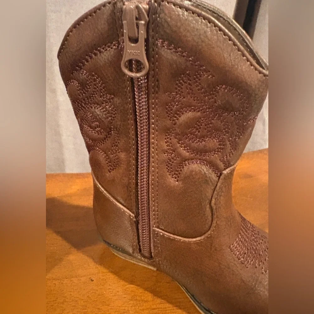 🤠Cat & Jack Brown Cowboy Boots🤠